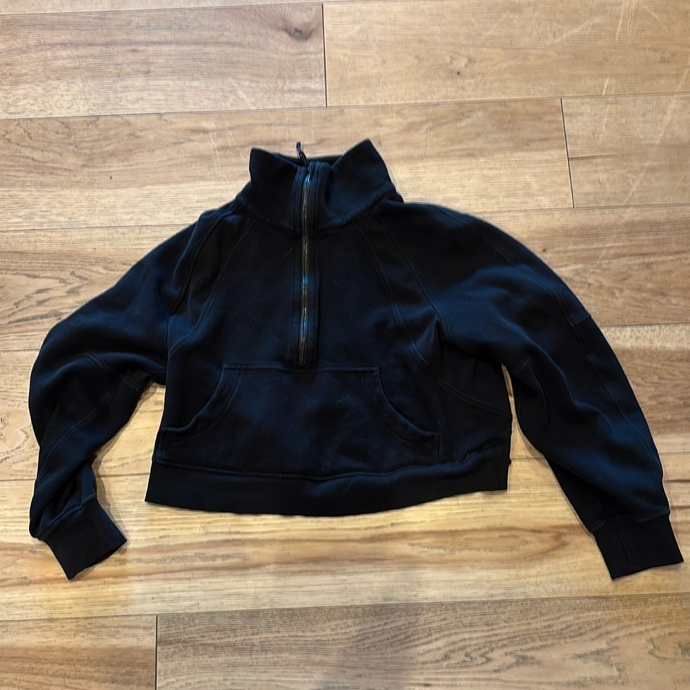 Black lululemon scuba